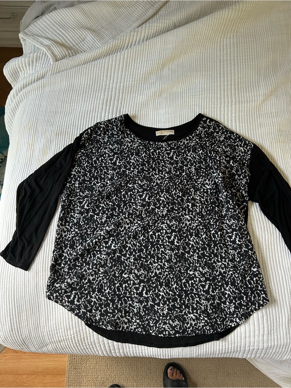 Michael Kors Black and White Printed Raglan Long-Sleeve Top